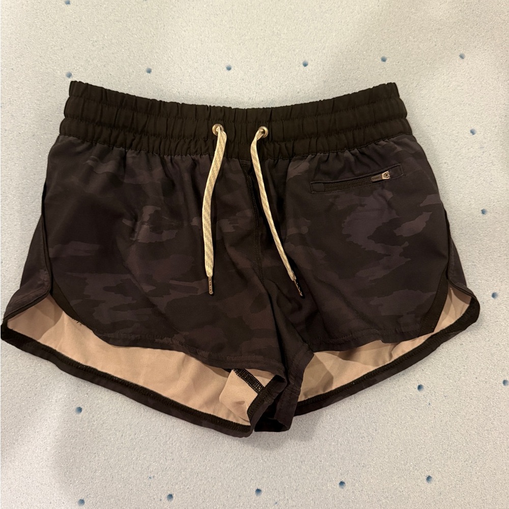Women's Black Camo Vuori Shorts